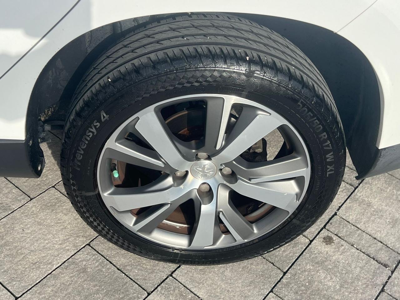 Peugeot 2008 1.6 e-HDi 115 CV Stop&Start Allure