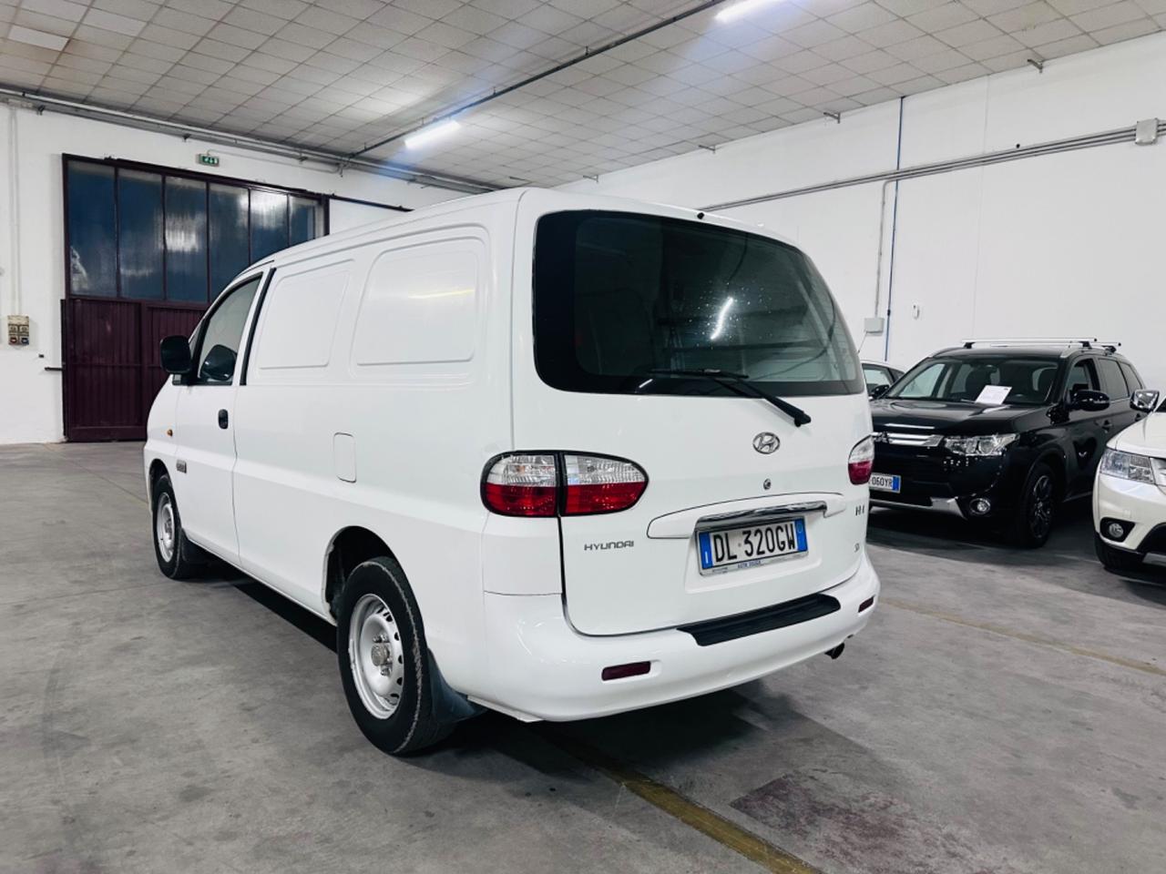 Hyundai H-1 2.5 CRDi VGT Van 3 p.ti