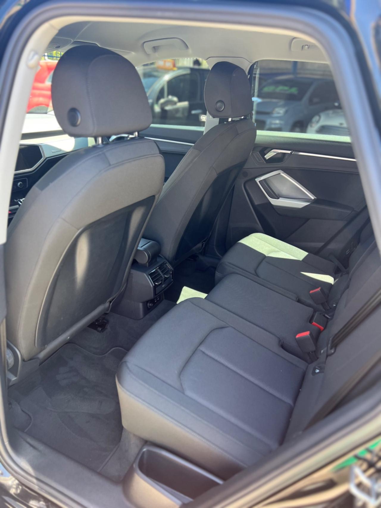 Audi Q3 35 TDI S tronic Business Advanced