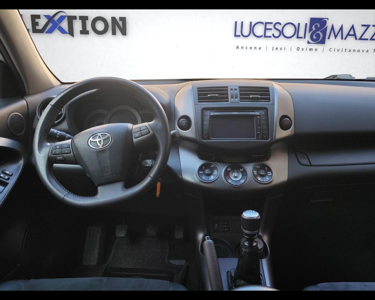 TOYOTA RAV4 3ª serie - RAV4 2.2 D-4D 150 CV DPF