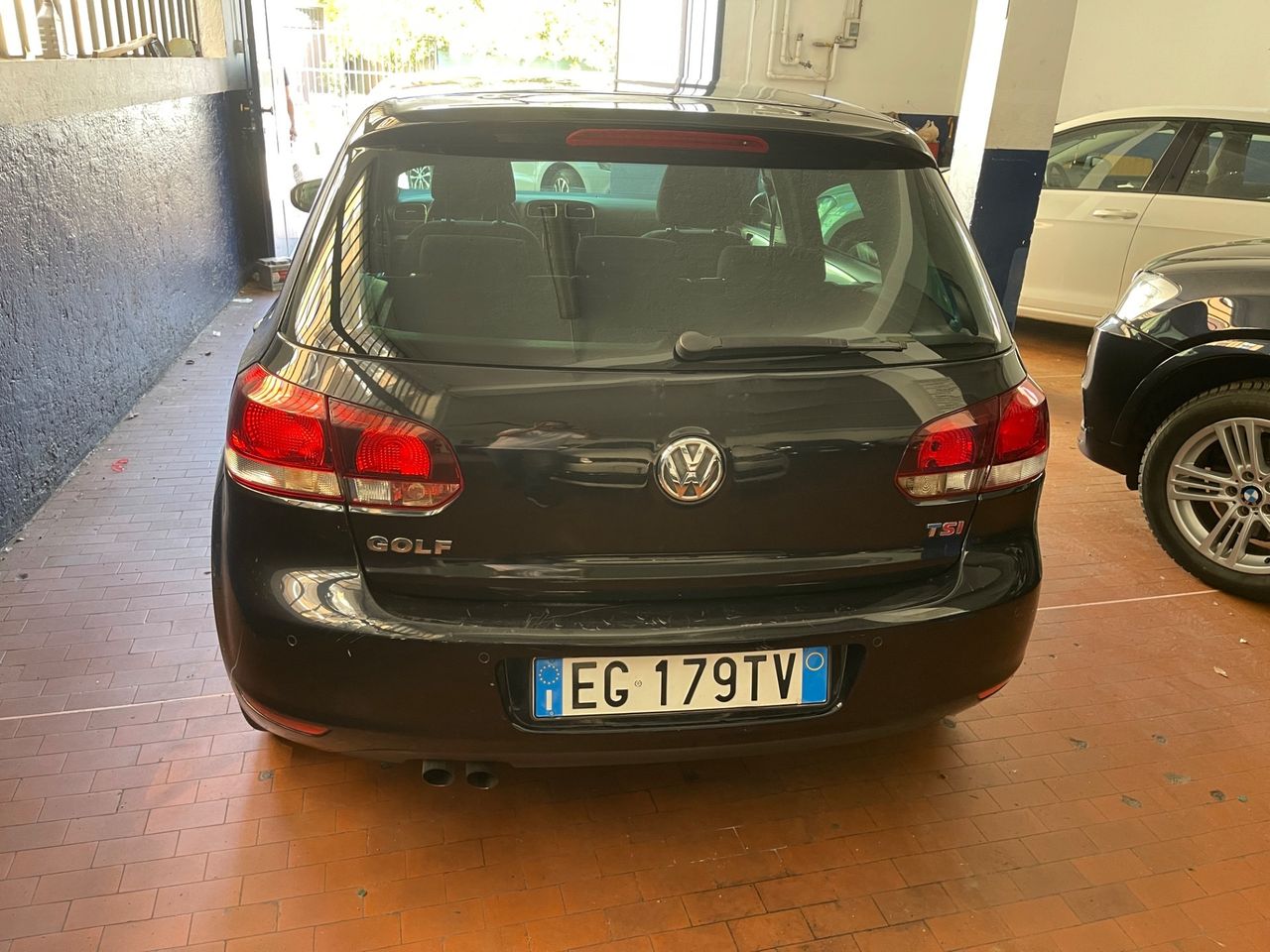 Volkswagen Golf 2011 photo 2