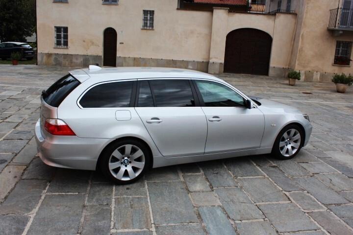 Bmw 530d Touring Futura DA AMATORE FULL OPTIONALS 8 GOMME SU CERCHI LEGA
