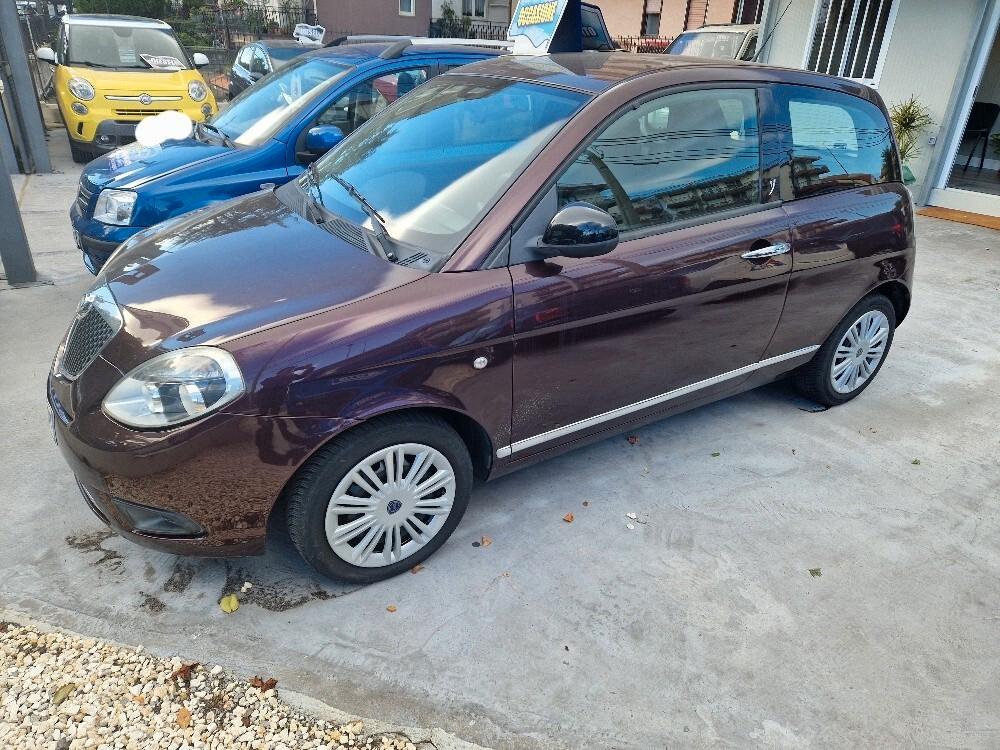 Lancia Ypsilon 1.2 69 CV Platinum