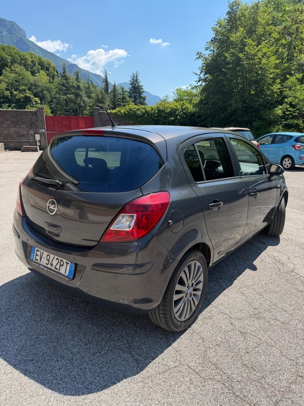 Opel Corsa 1.2 85CV 5 porte GPL-TECH Edition