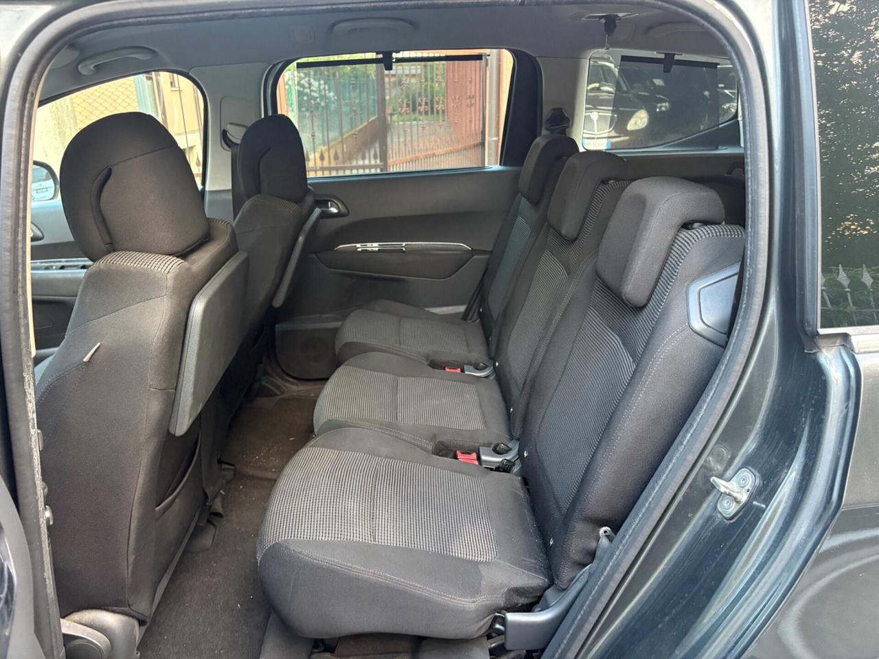 Peugeot 5008 2.0 HDi 150CV Active 7 POSTI
