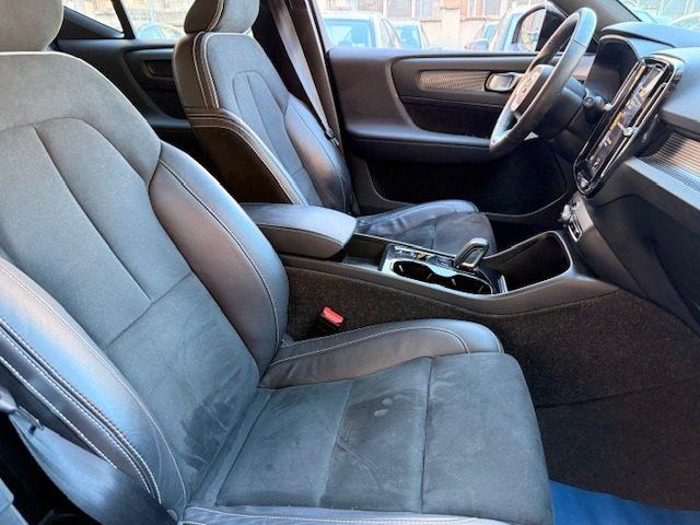 VOLVO XC40 T5 Recharge Plug-in Hybrid R-design