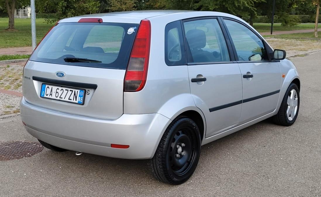 Ford Fiesta 1.4 16V 5p. Ghia