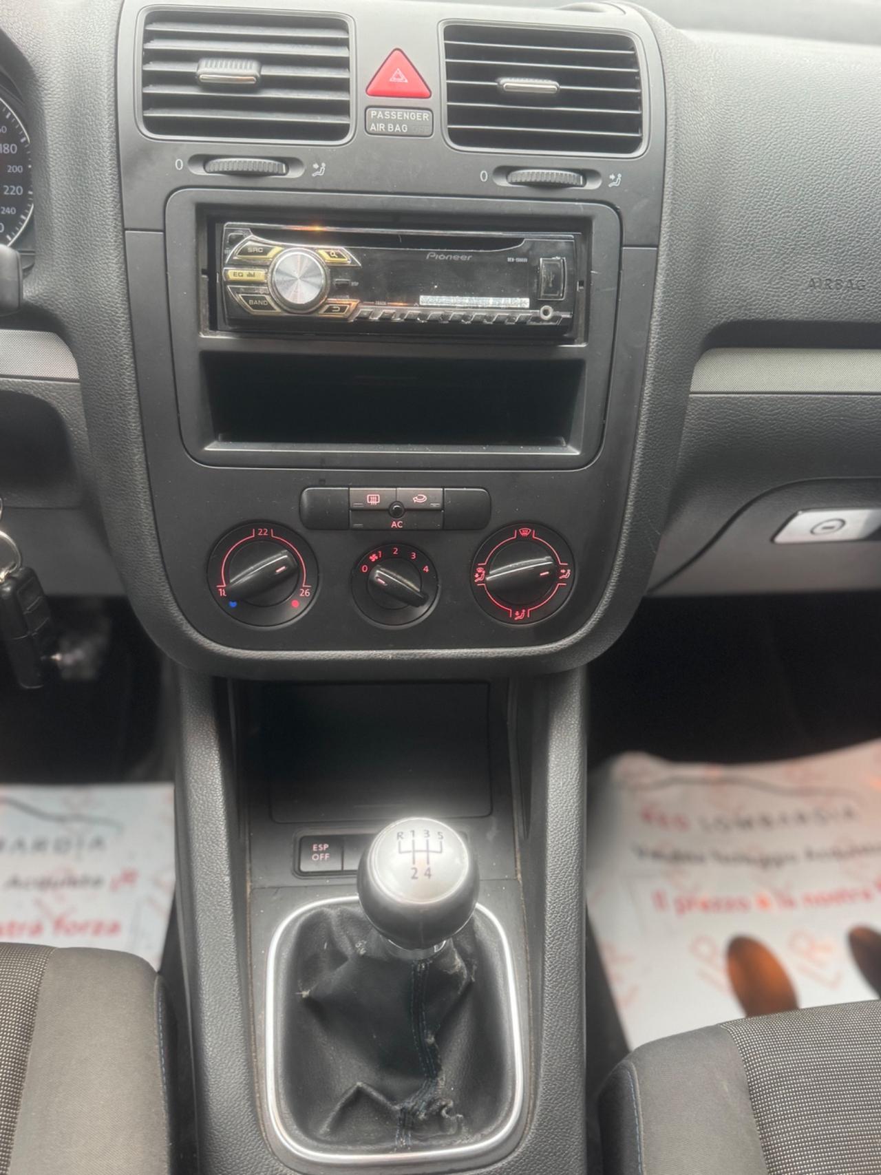 Volkswagen Golf 1.6 16V FSI 5p. Comfortline