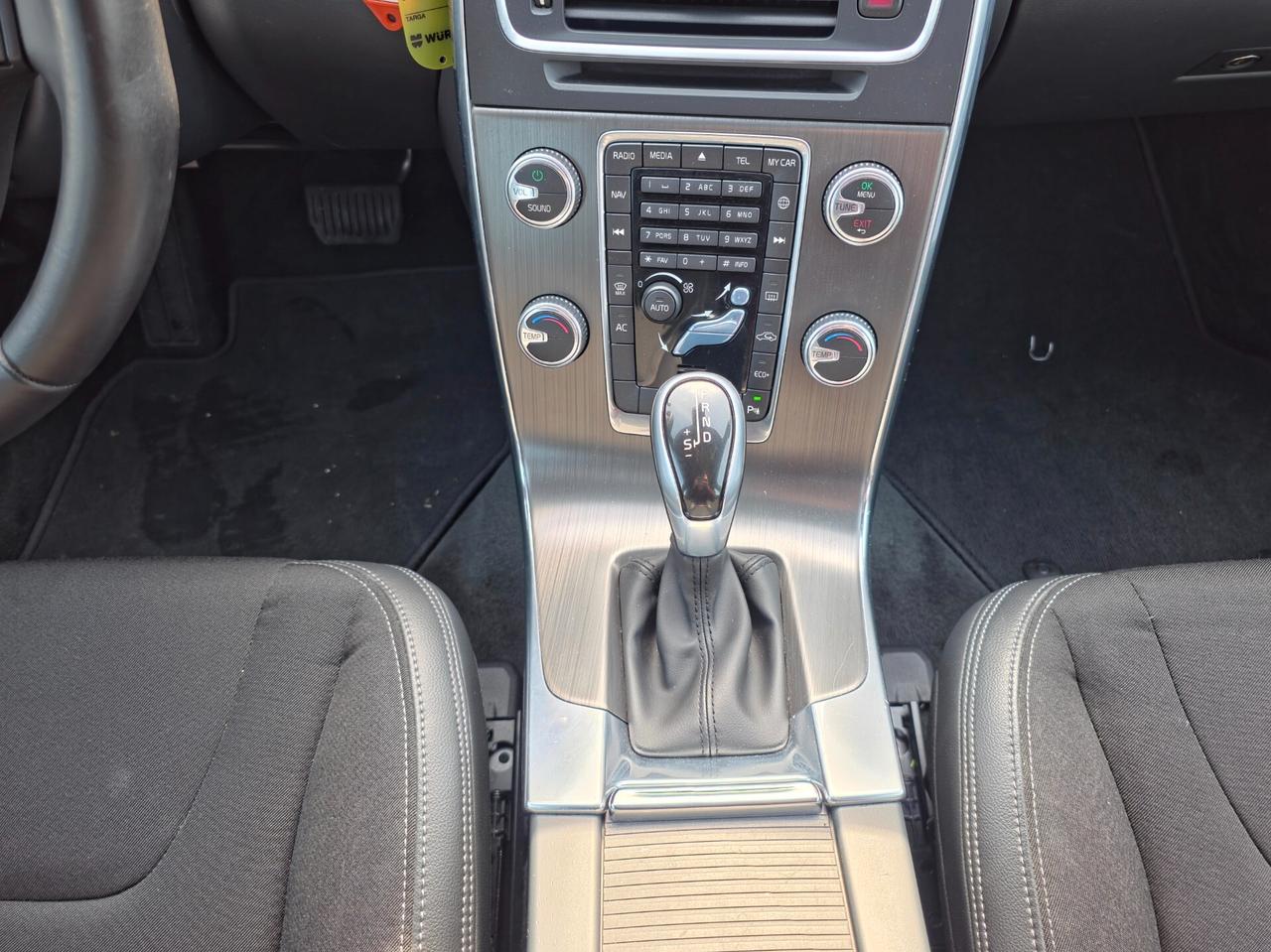 Volvo V60 Cross Country CV-150 D3 Geartronic Summum 2016-E6 Automatico