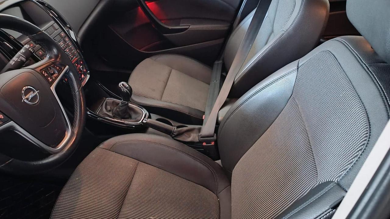 Opel Astra 1.4 Turbo 140CV Sports Tourer GPL Tech Cosmo