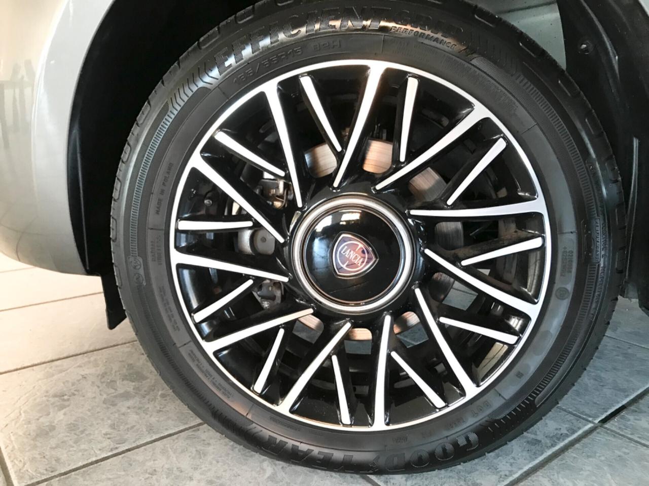 Lancia Ypsilon 1.0 FireFly 5 porte S&S Hybrid Platino