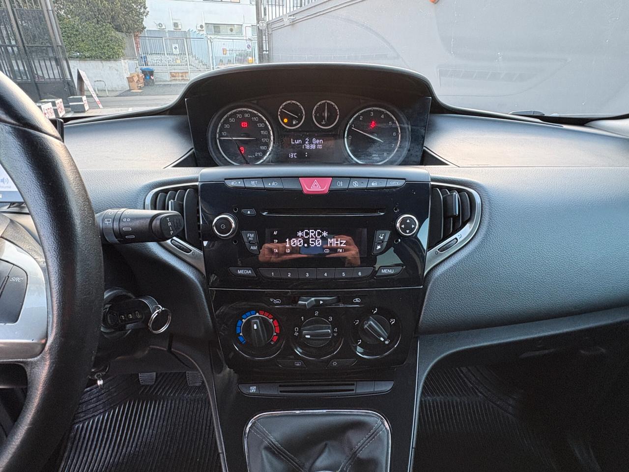 Lancia Ypsilon 1.2 69 CV 5 porte GPL Silver