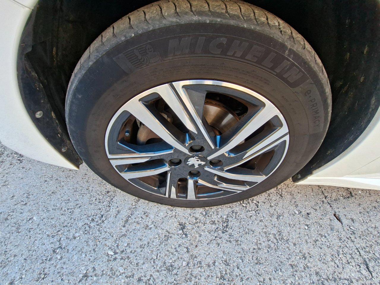 Peugeot 208 5 Porte 208 1.2 puretech Active Pack s&s 100cv