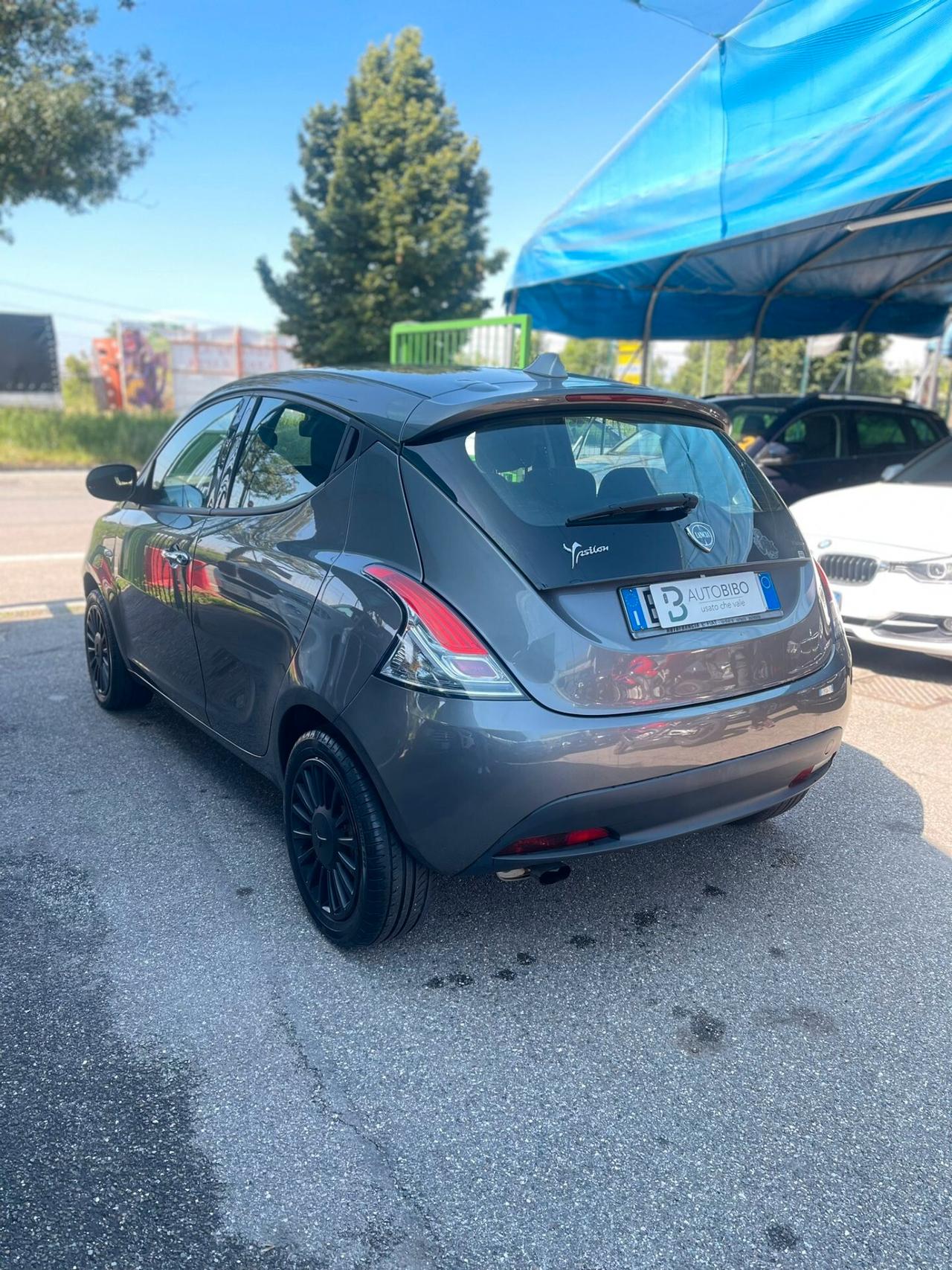 Lancia Ypsilon 1.2 69 CV 5 porte S&S Silver