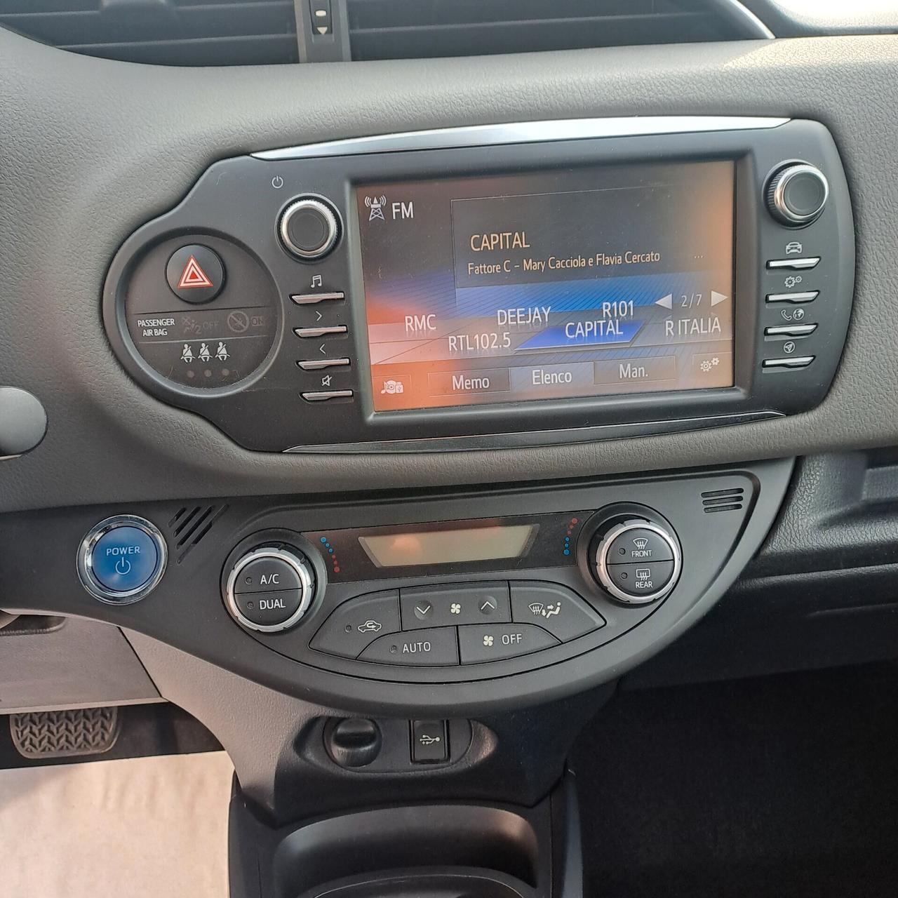 Toyota Yaris 1.5 Hybrid 73cv Business