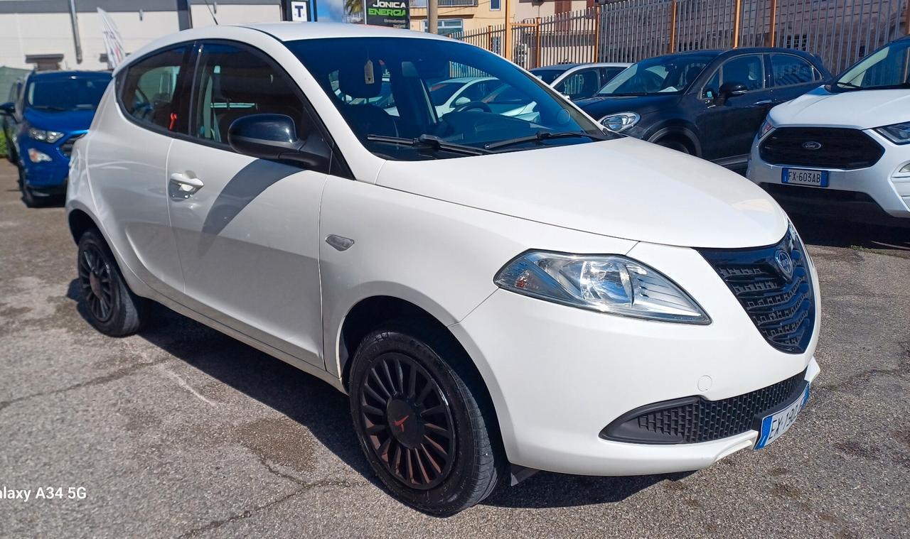 Lancia Ypsilon 85 CV 5 porte Metano Ecochic Gold