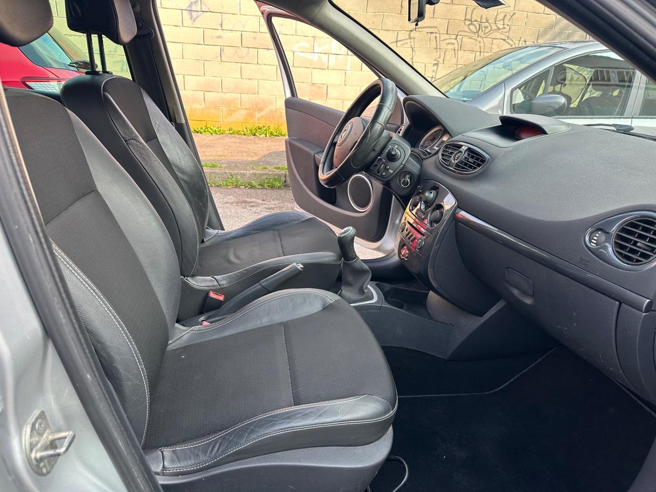 Renault Clio 1.2 16V 5 porte Le Iene