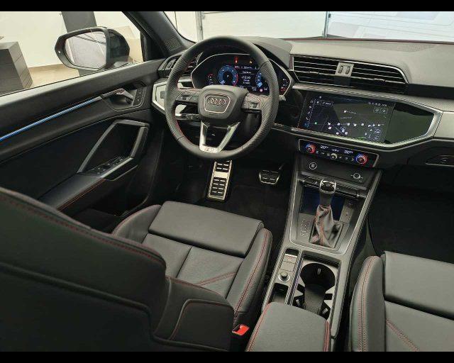 AUDI Q3 35 TDI S tronic Identity Black