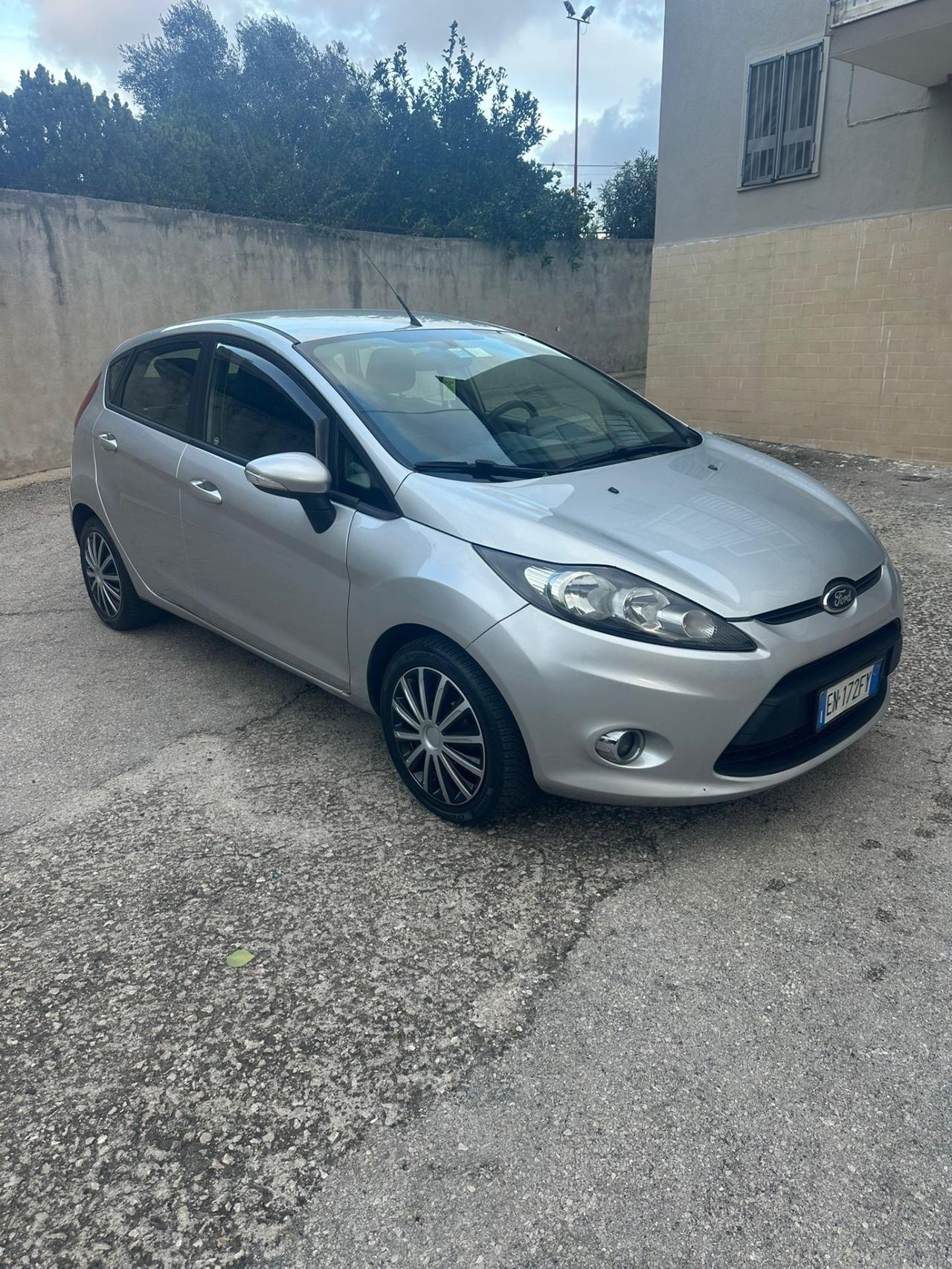 Ford Fiesta 1.2 82 CV 5 porte Titanium GPL Motore Nuovo