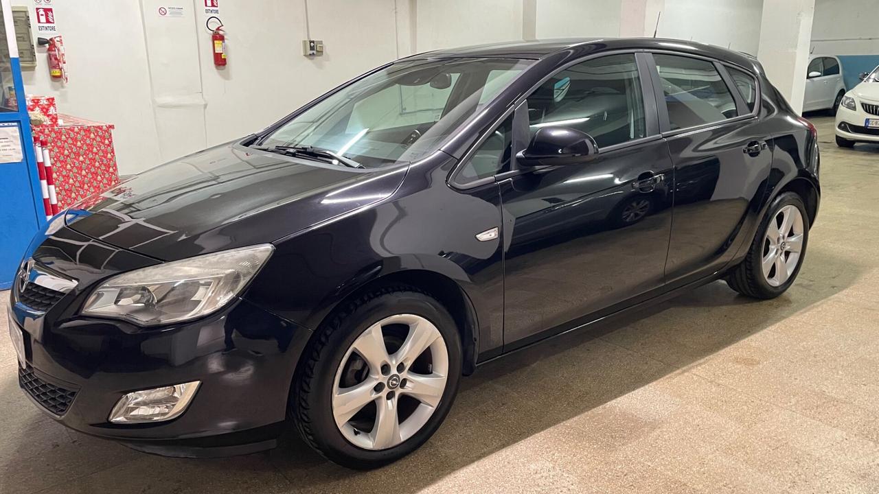 Opel Astra 1.4 100CV 5 porte Cosmo "Euro5"
