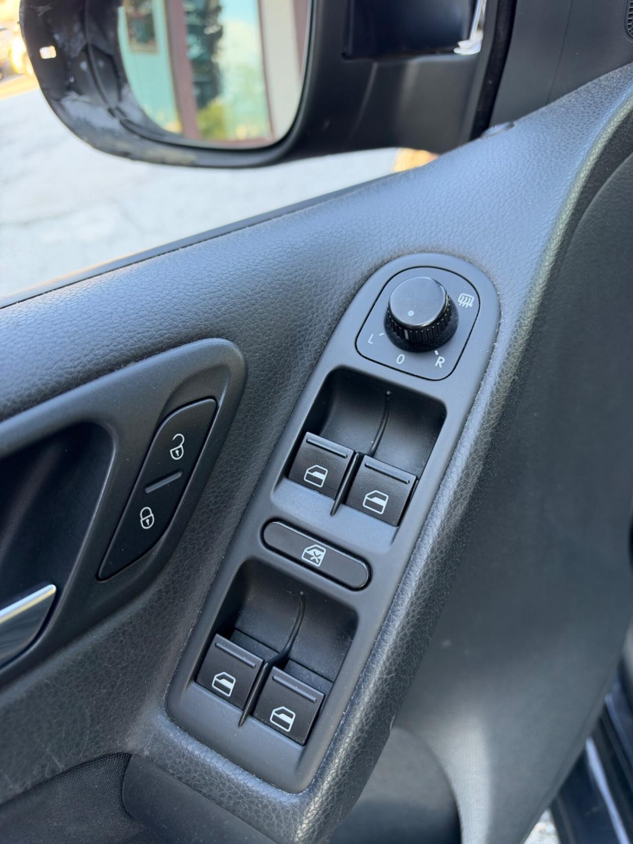 Volkswagen Golf 2.0 TDi 110cv Neopatentati uniproprietà