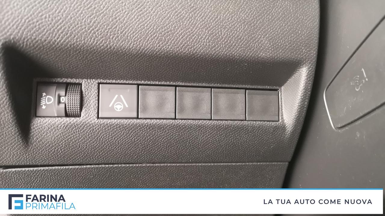 PEUGEOT 2008 1.2 hybrid Allure 136cv e-dcs6