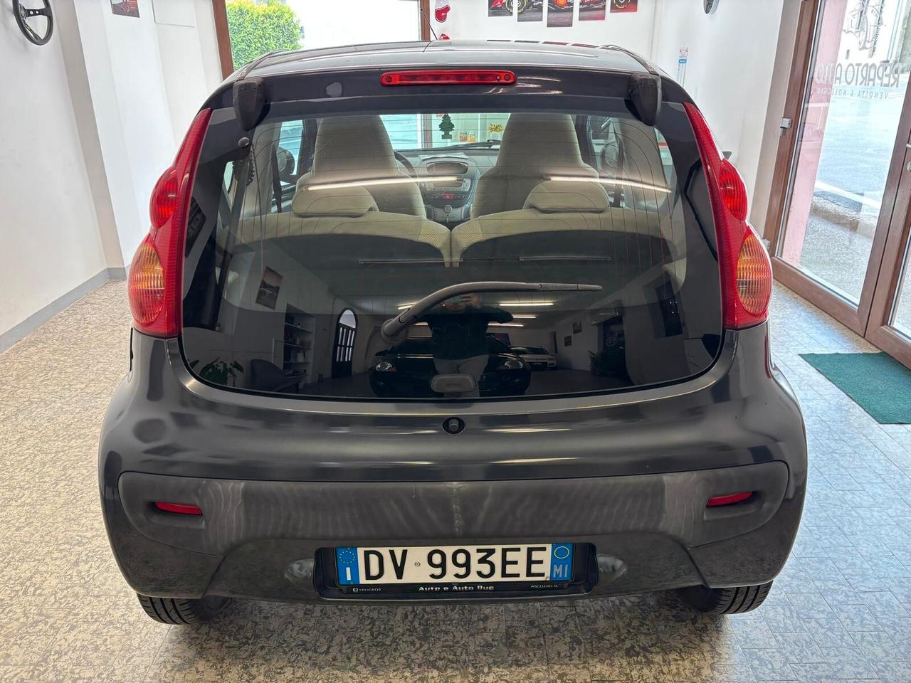 Peugeot 107 1.0 68CV 3p. Sweet Years