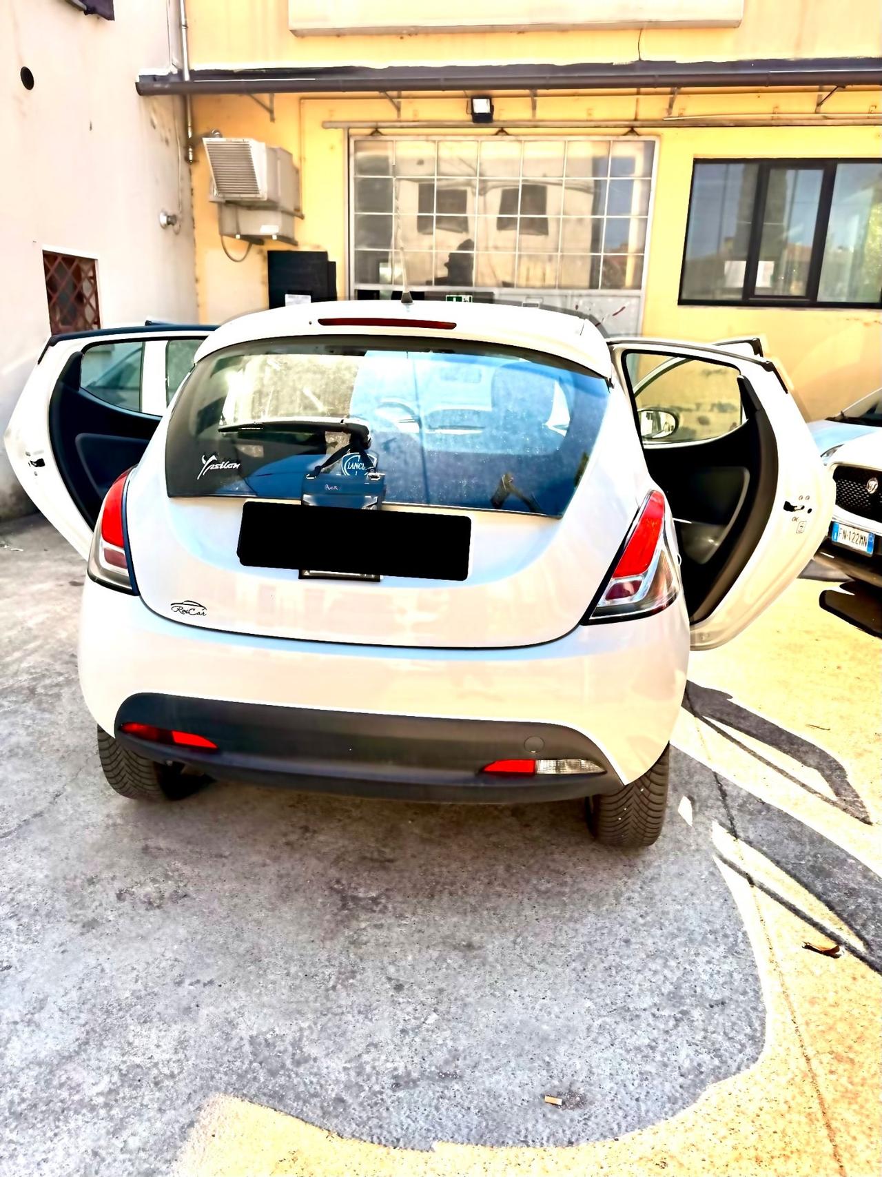 Lancia Ypsilon 0.9 TwinAir 85 CV 5 porte Metano Ecochic Gold