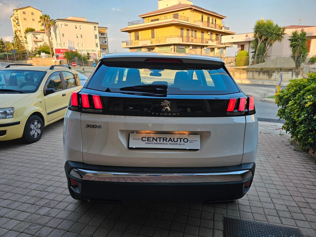 Peugeot 3008 BlueHDi 130 S&S EAT8 Business