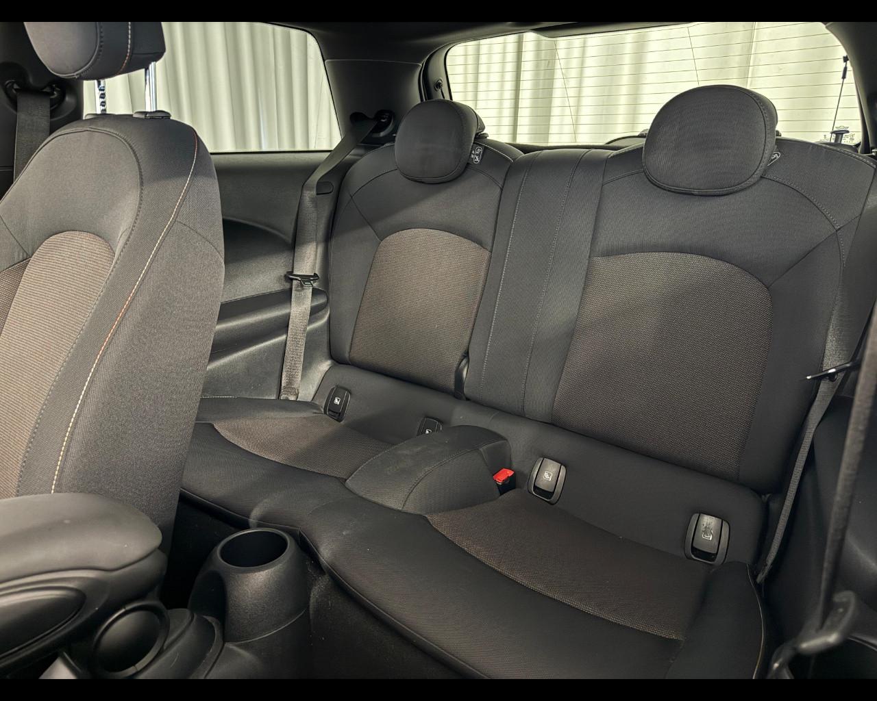 MINI Mini 4ª serie (F56) - Mini 1.5 Cooper Essential