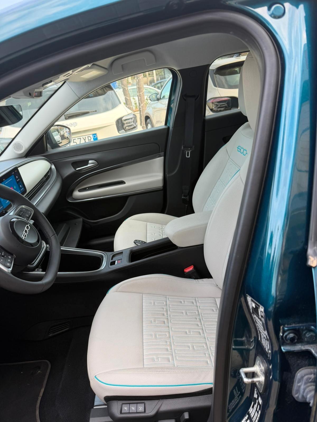 Fiat 600 Hybrid 110 CV DCT MHEV La Prima