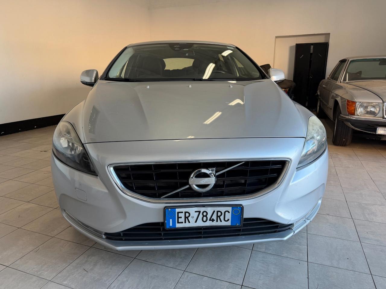 Volvo V40 D2 1.6 Momentum CAMBIO AUTOMATICO