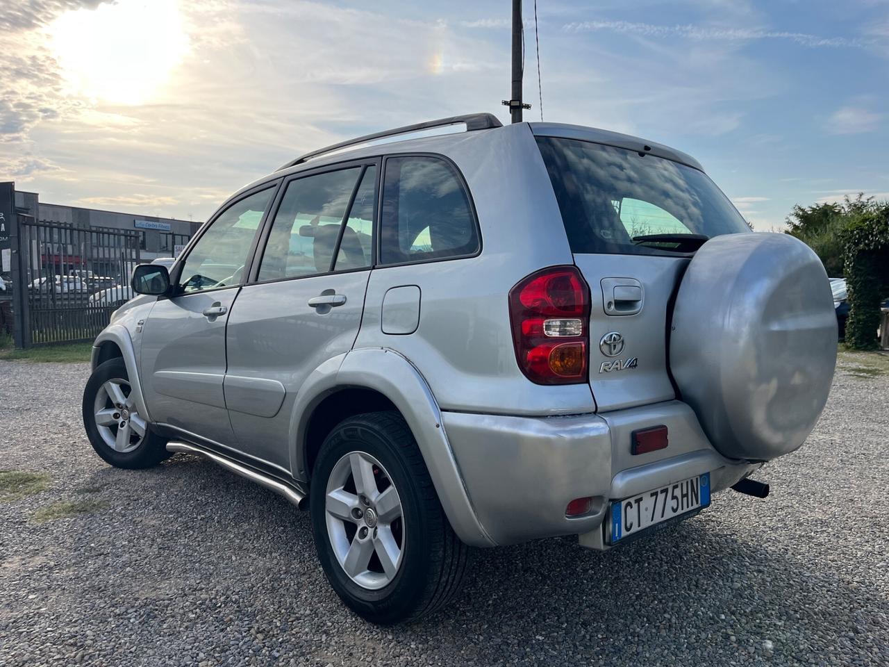 Toyota RAV 4 RAV4 2.0 Tdi D-4D cat 5 porte Sol