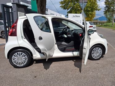 Peugeot 107 1.0 Benzina 68CV. 5 Porte-OK NEOPATENTATI-