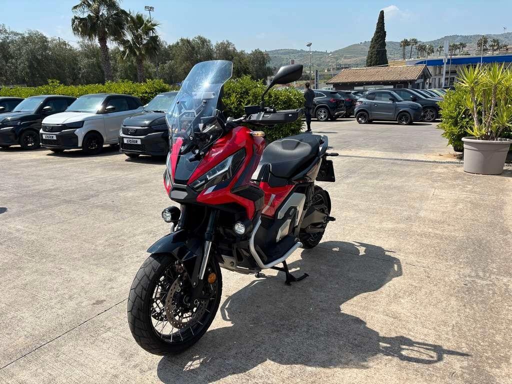 Honda X-ADV 750 2023 / KM 10.000 Tua a solo 109 Euro al mese
