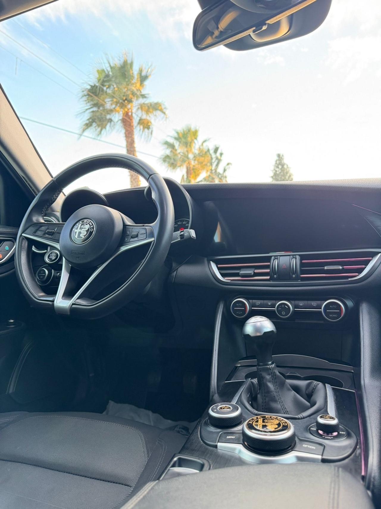 Alfa Romeo Giulia 2.2 Turbodiesel 150 CV Business Launch Edition