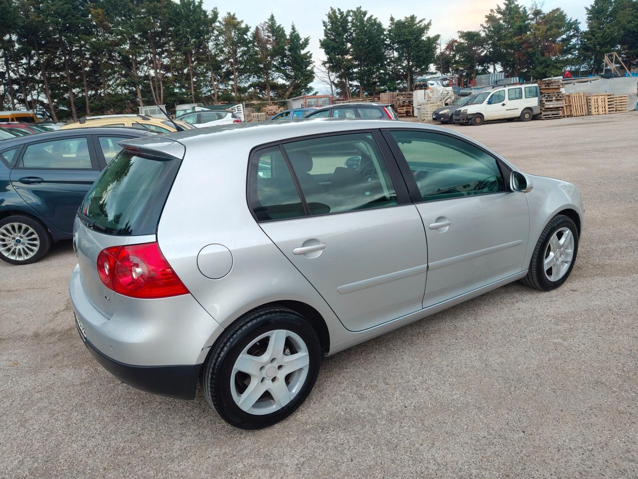 Volkswagen Golf 1.9 TDI 105cv 5p. Sportline
