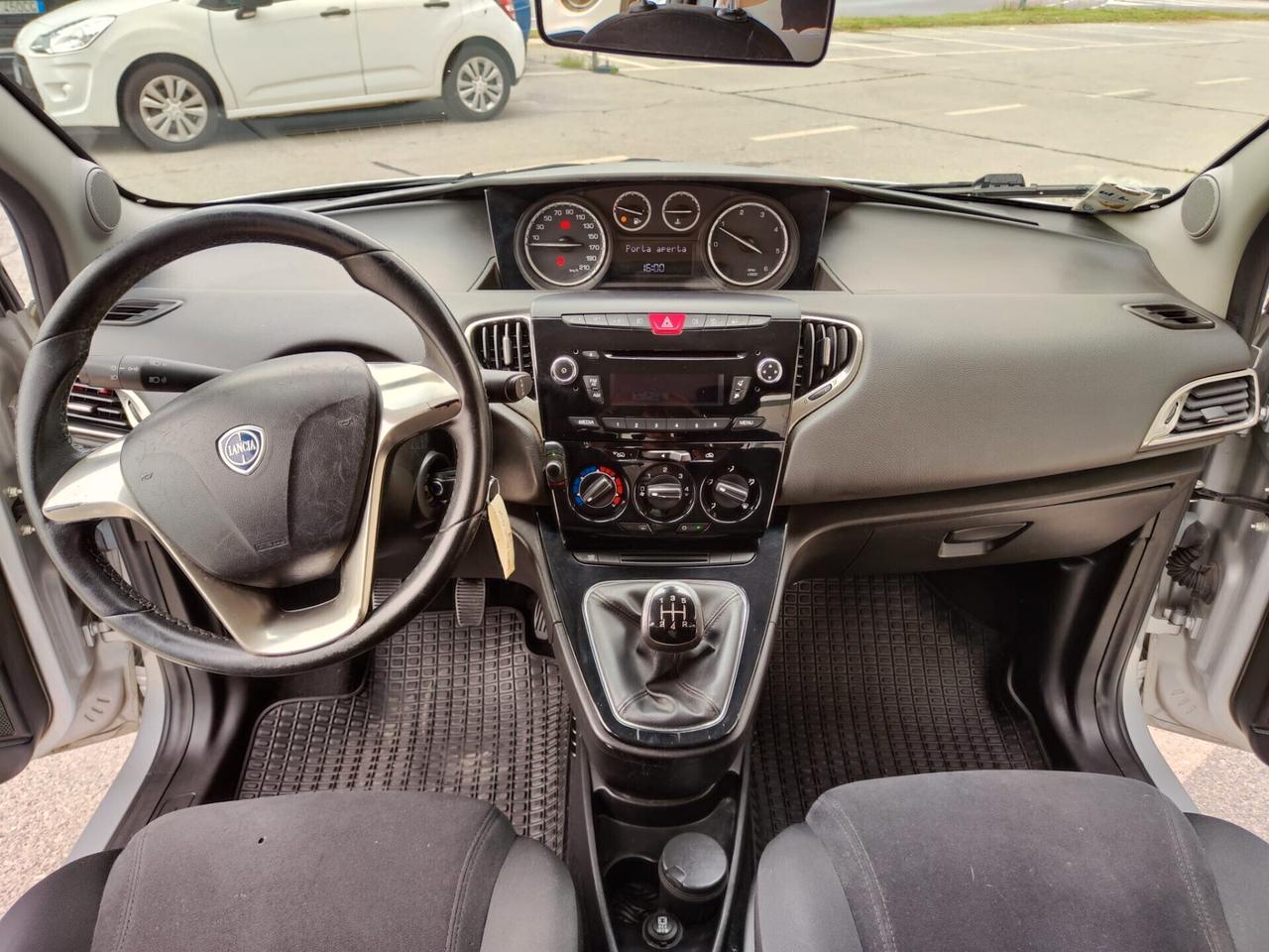 Lancia Ypsilon 1.3 MJT 16V 95 CV 5 porte S&S Silver