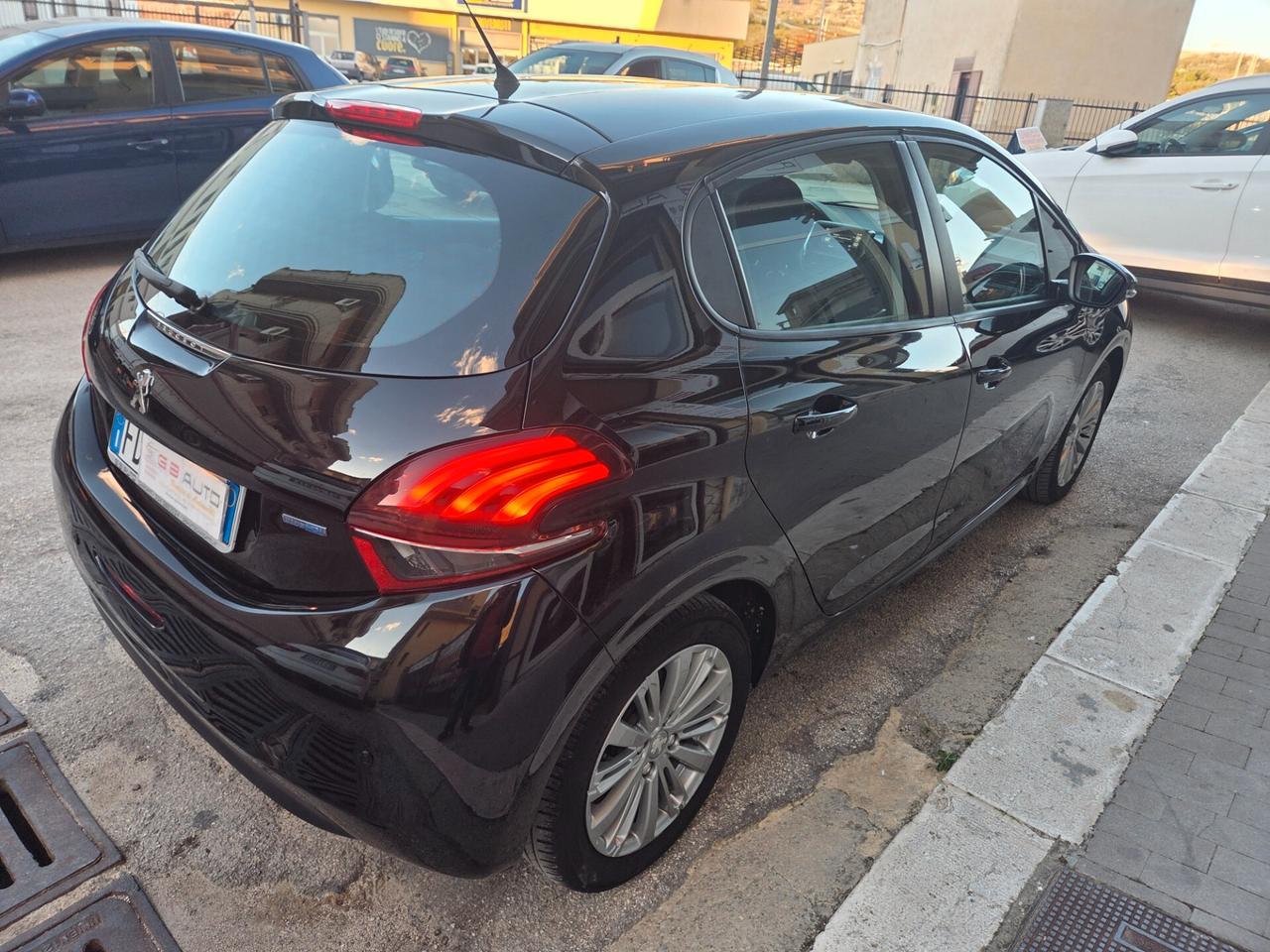 PEUGEOT 208 1.6 DIESEL LED KM 130000 CERTIFICATI
