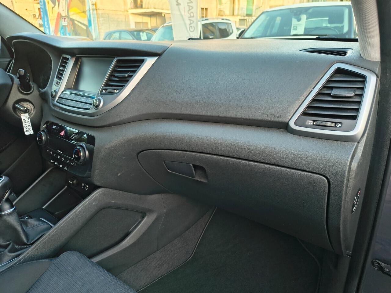 HYUNDAI TUCSON 1.6 BENZINA UNICOPROPRIETARIO 2016