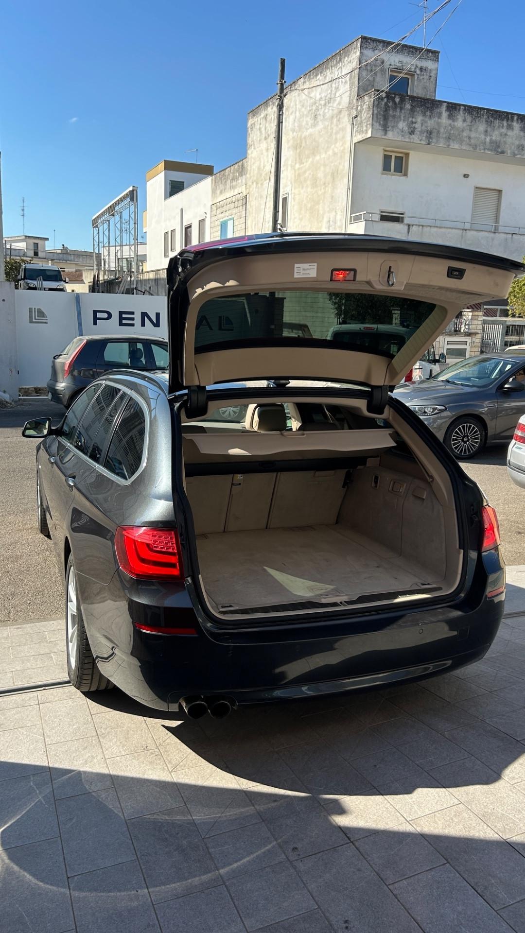 Bmw 520d Touring Luxury -mod.2012 TETTO/NAVI/XENO