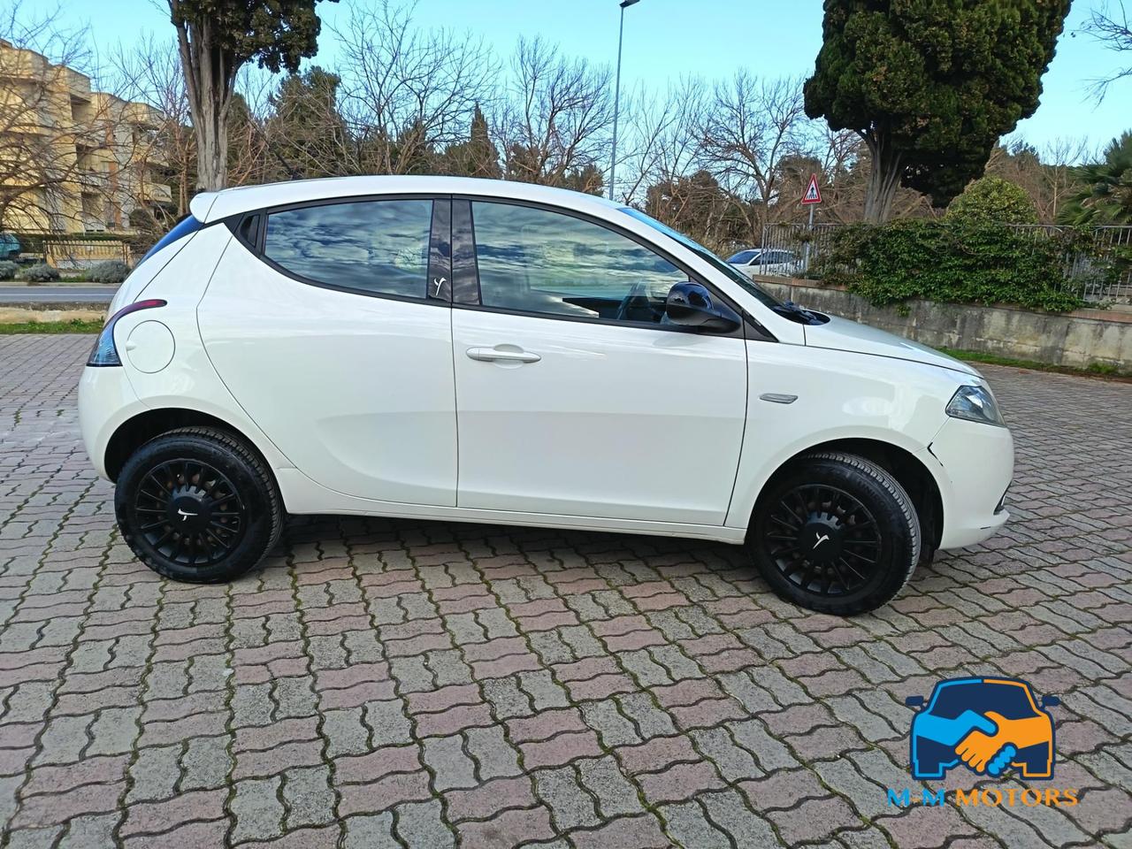 Lancia Ypsilon 5 Porte Ypsilon 0.9 t.air Elle ecochic metano 80cv