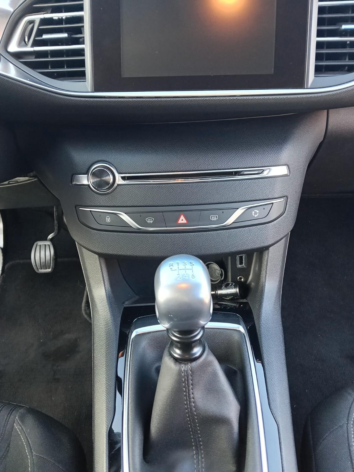 Peugeot 308 BlueHDi 120 S&S Business