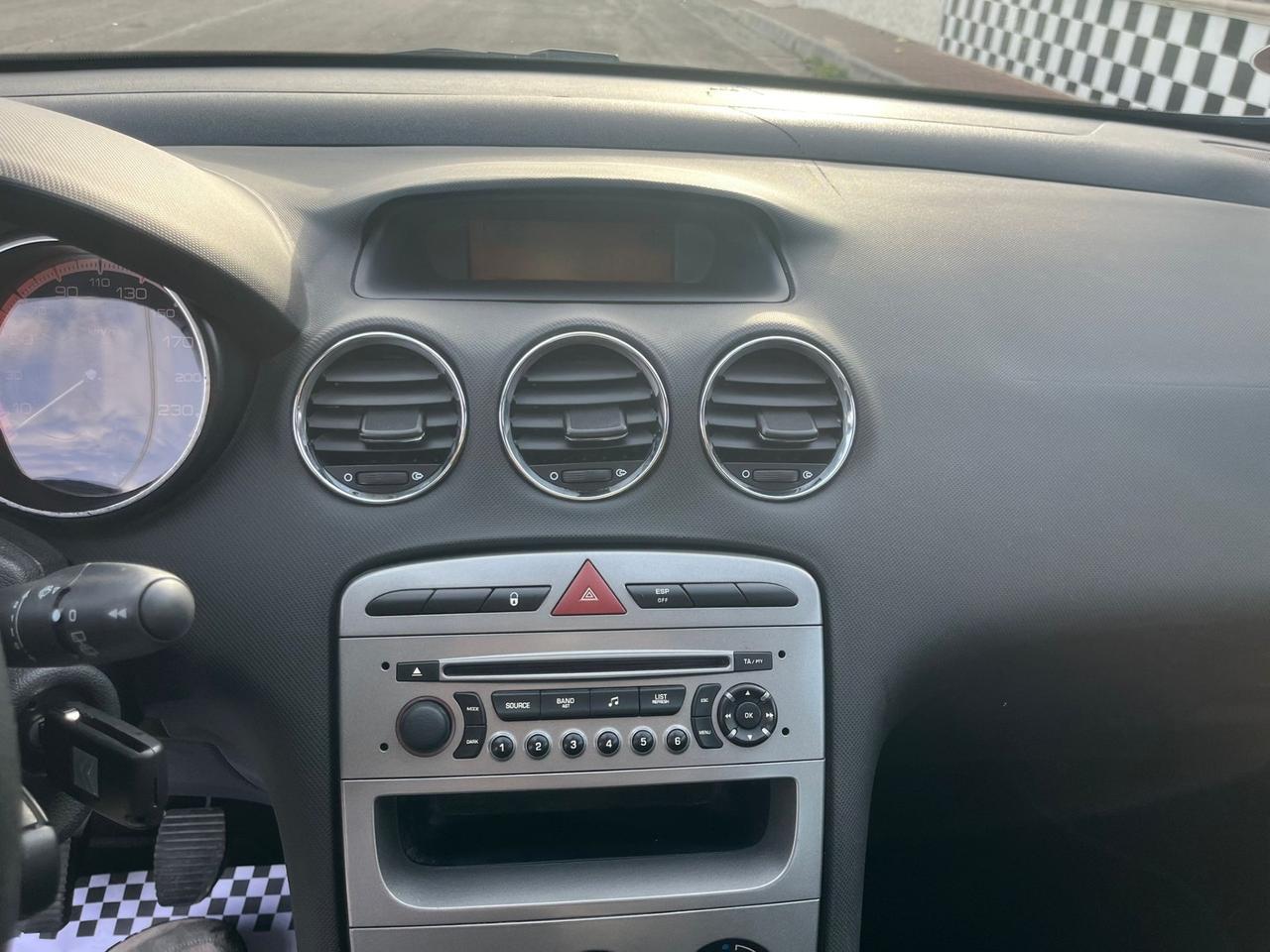 Peugeot 308 1.4 benzina/gpl 2011