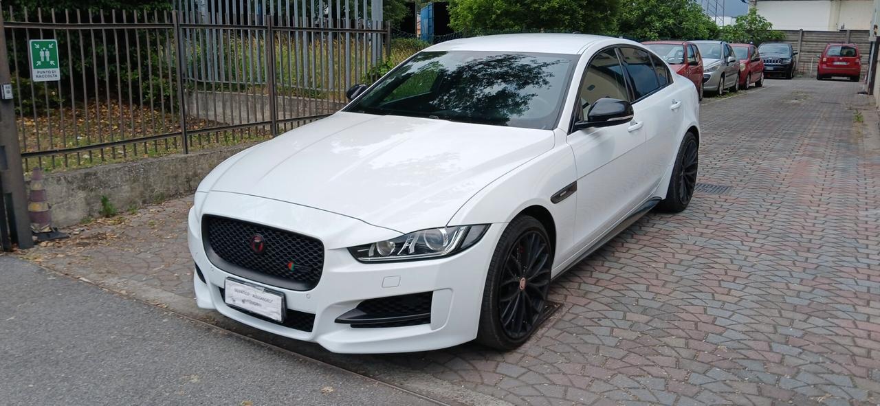 Jaguar XE 2.0 D 180 cv automatica look sportivo