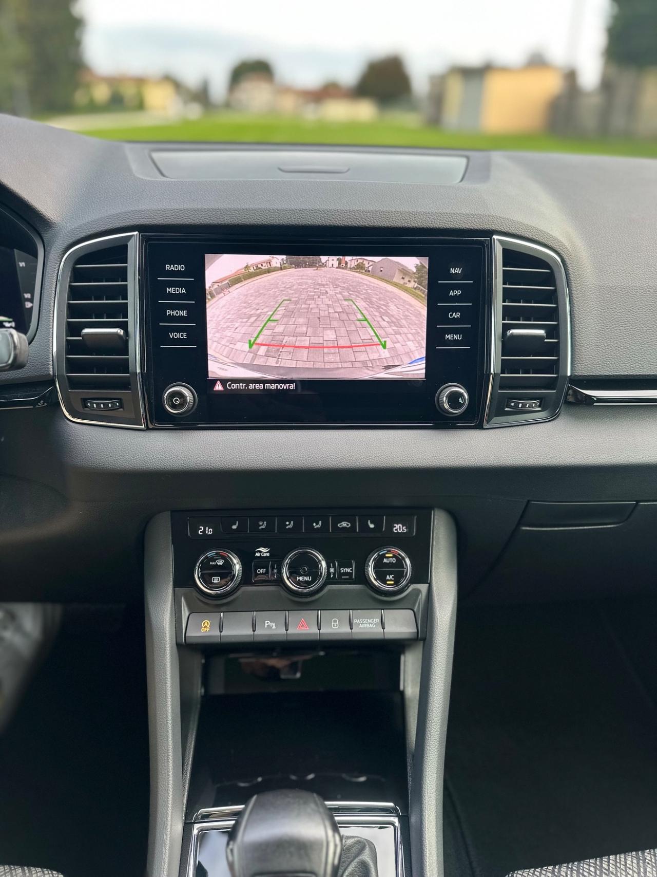 Skoda Karoq 2.0 TDI EVO SCR 115 CV DSG SportLine UNICO PROPIETARIO , NEOPATENTATI