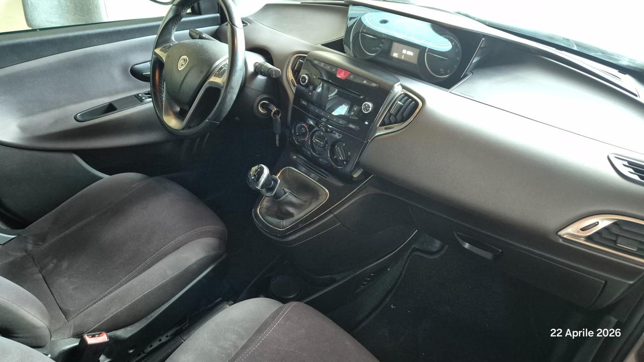 Lancia Ypsilon 1.2 69 CV 5 porte Gold