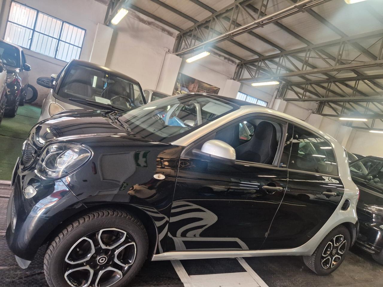 ForFour automatica solo 24000km passion garanzia