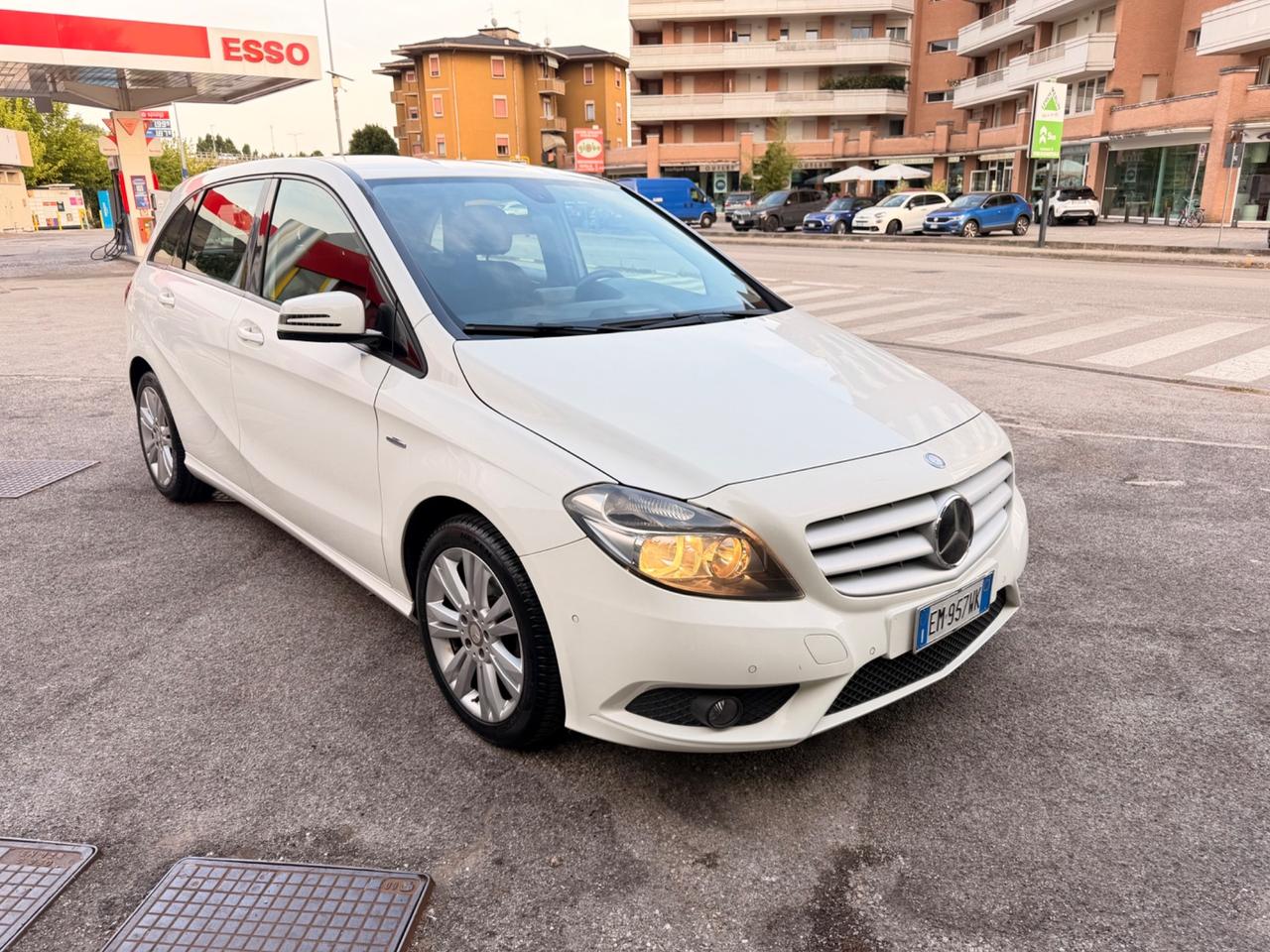 Mercedes B 180 BENZINA NEOPATENTATI GARANZIA 12/24M