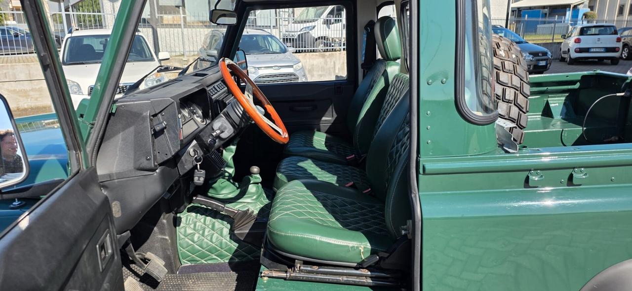 LAND ROVER DEFENDER 90 TD5 PICK UP